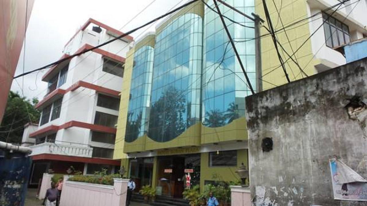Hotel Boban Plaza Thiruvananthapuram Εξωτερικό φωτογραφία